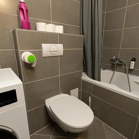 Apartment Centrer With Balcony *